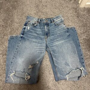 Zara Wonen's Blue Jeans